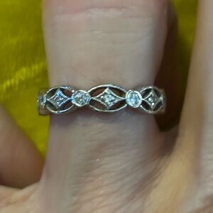 Elegant 14 white gold Gabriel & Co. Real Diamond Stacking Ring sz 5.5
